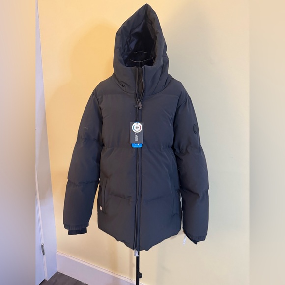 NWT Noize Stacy Short Length Puffer in Charcoal
Size Large - Picture 5 of 11